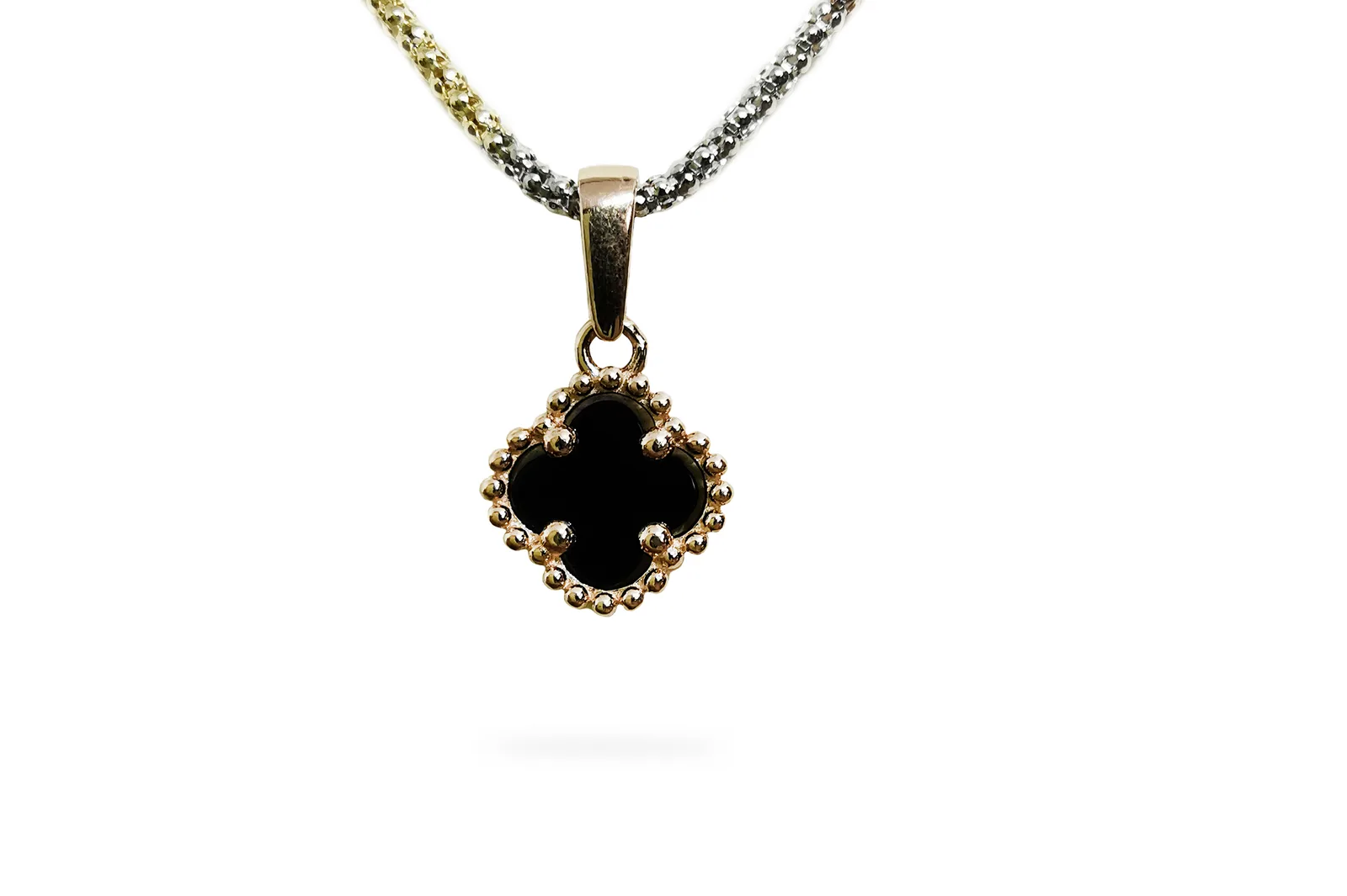 Golden pendant with Onyx