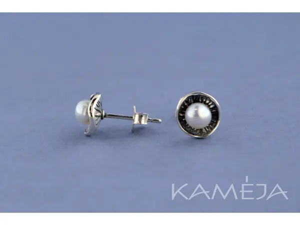 Earrings with cultivated freshwater pearl A2230400170