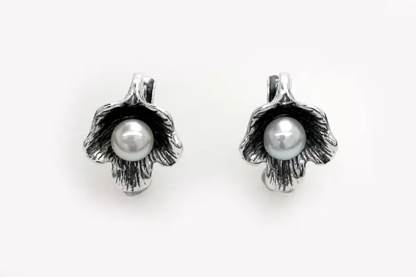 Earrings with cultivated freshwater pearl A2209350370