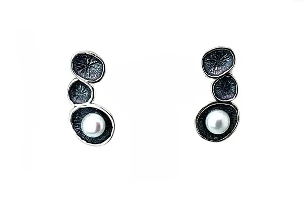 Earrings with cultivated freshwater pearl A3362500320