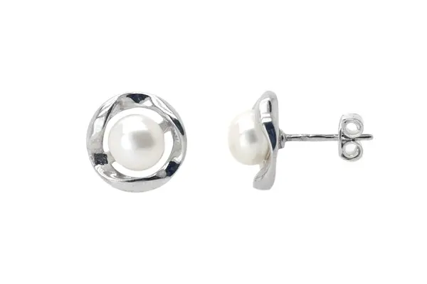 Earrings with Cultured pearl