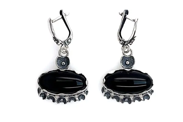 Earrings with onyx A2666300940
