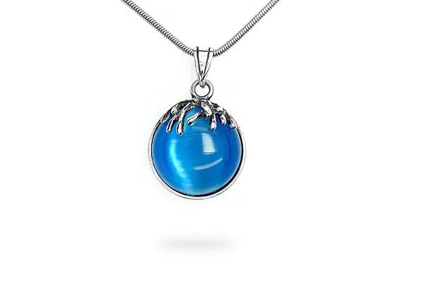 Pendant with Cat eye
