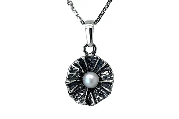 Pendant with freshwater cultured pearl P2152350260