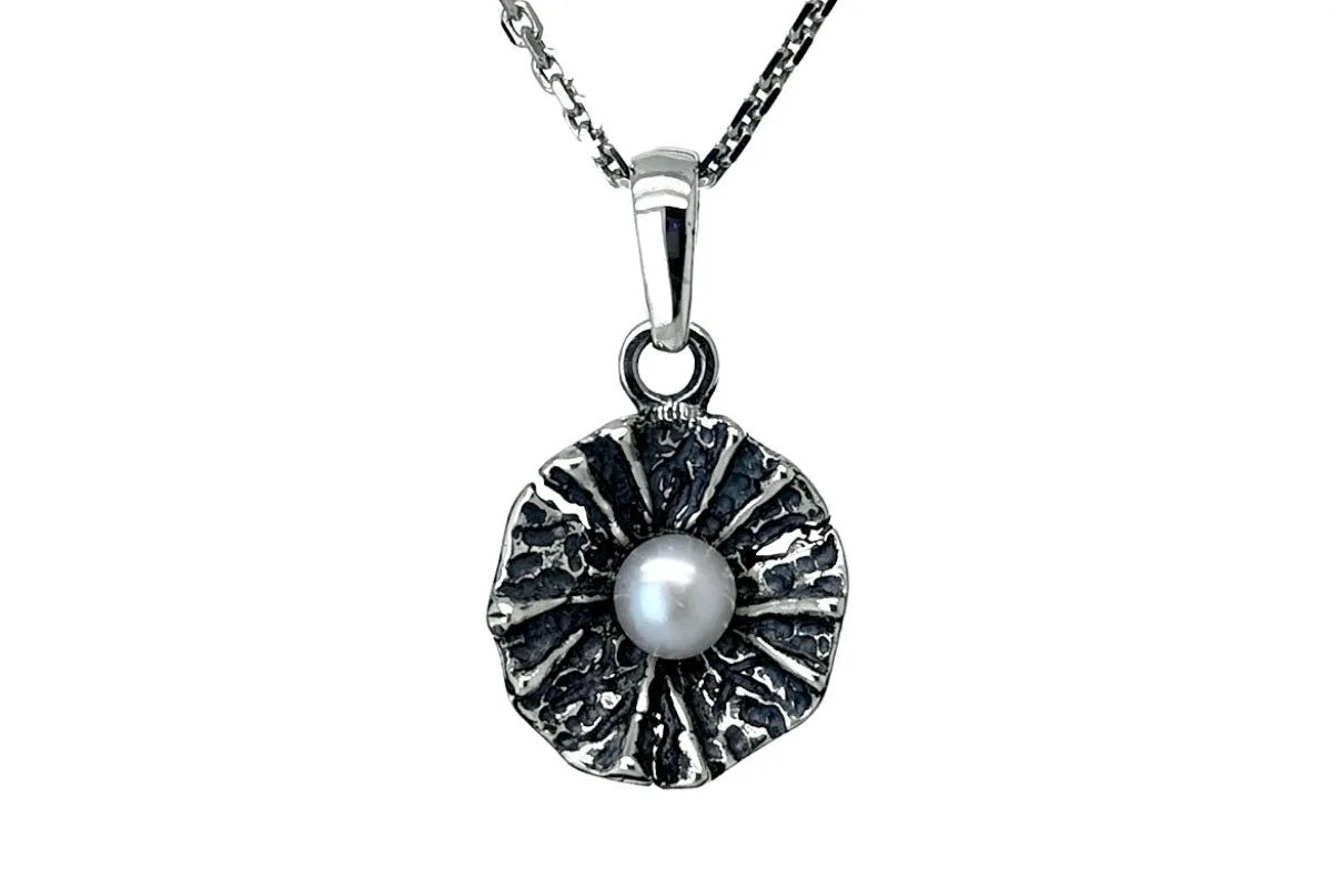 Pendant with freshwater cultured pearl P2152350260