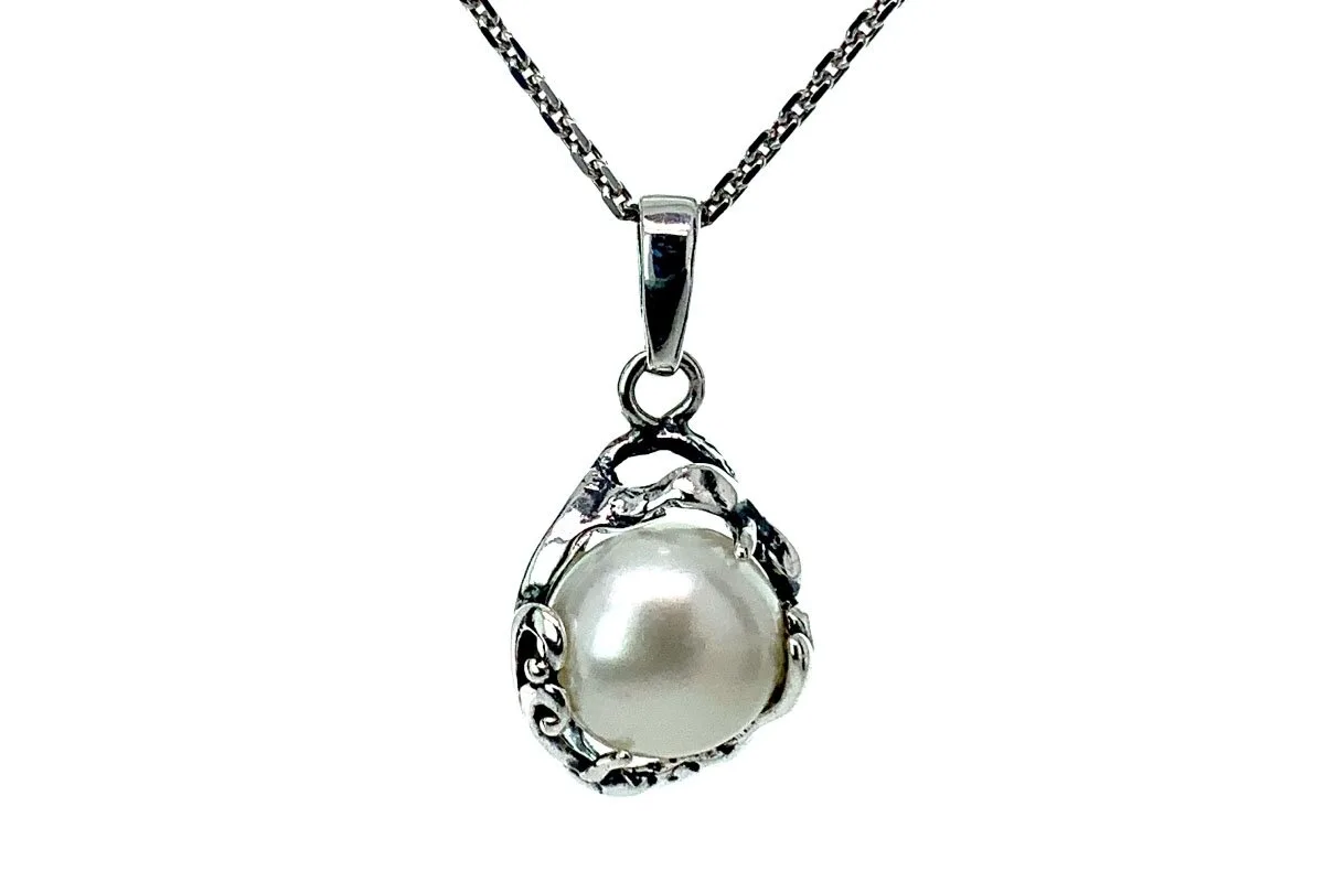 Pendant with Pearl
