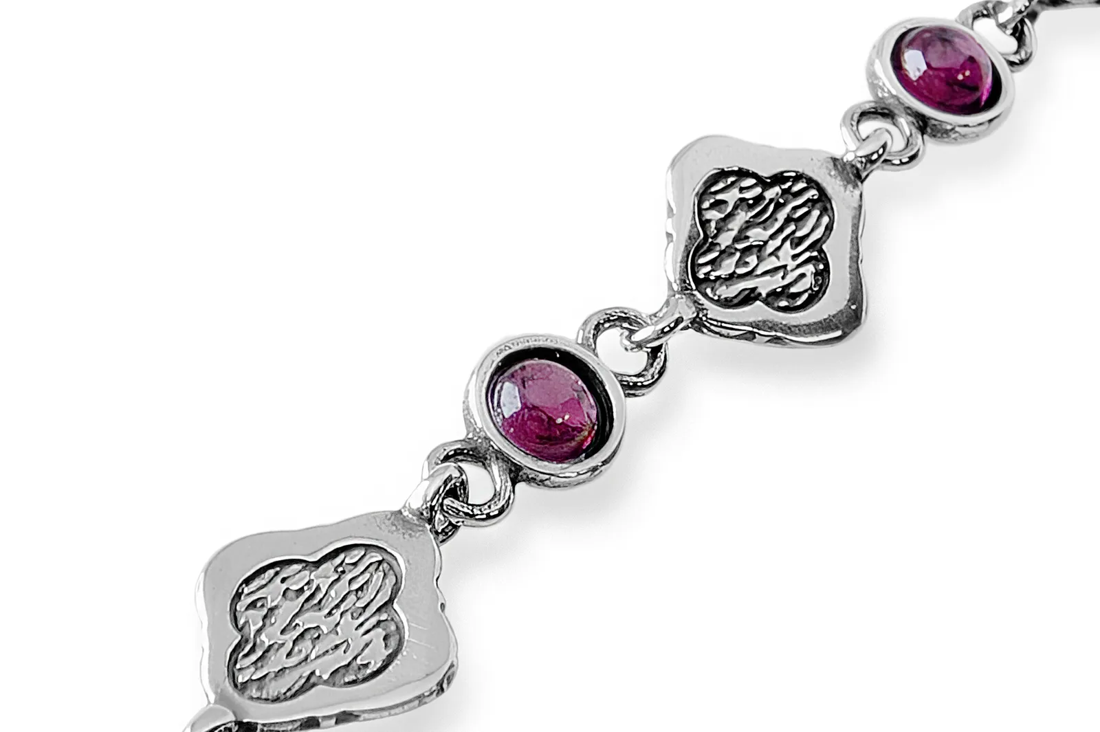 Silver bracelet with Garnets