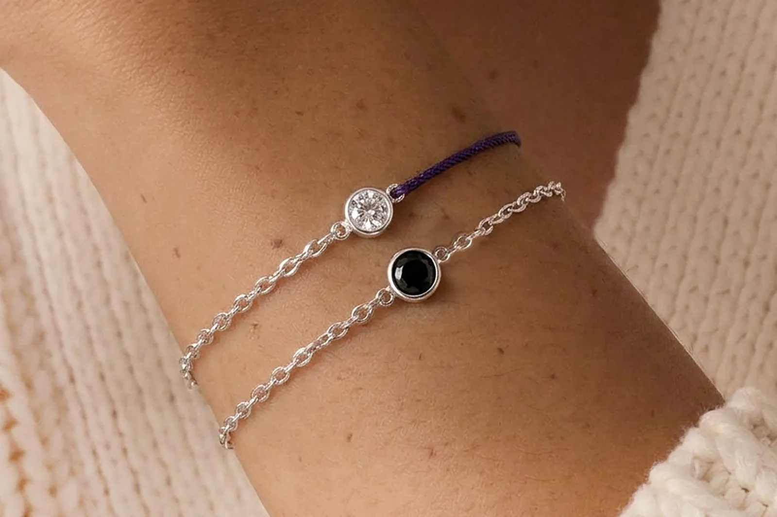 Silver bracelet with dark blue thread and zircon AP0000900130