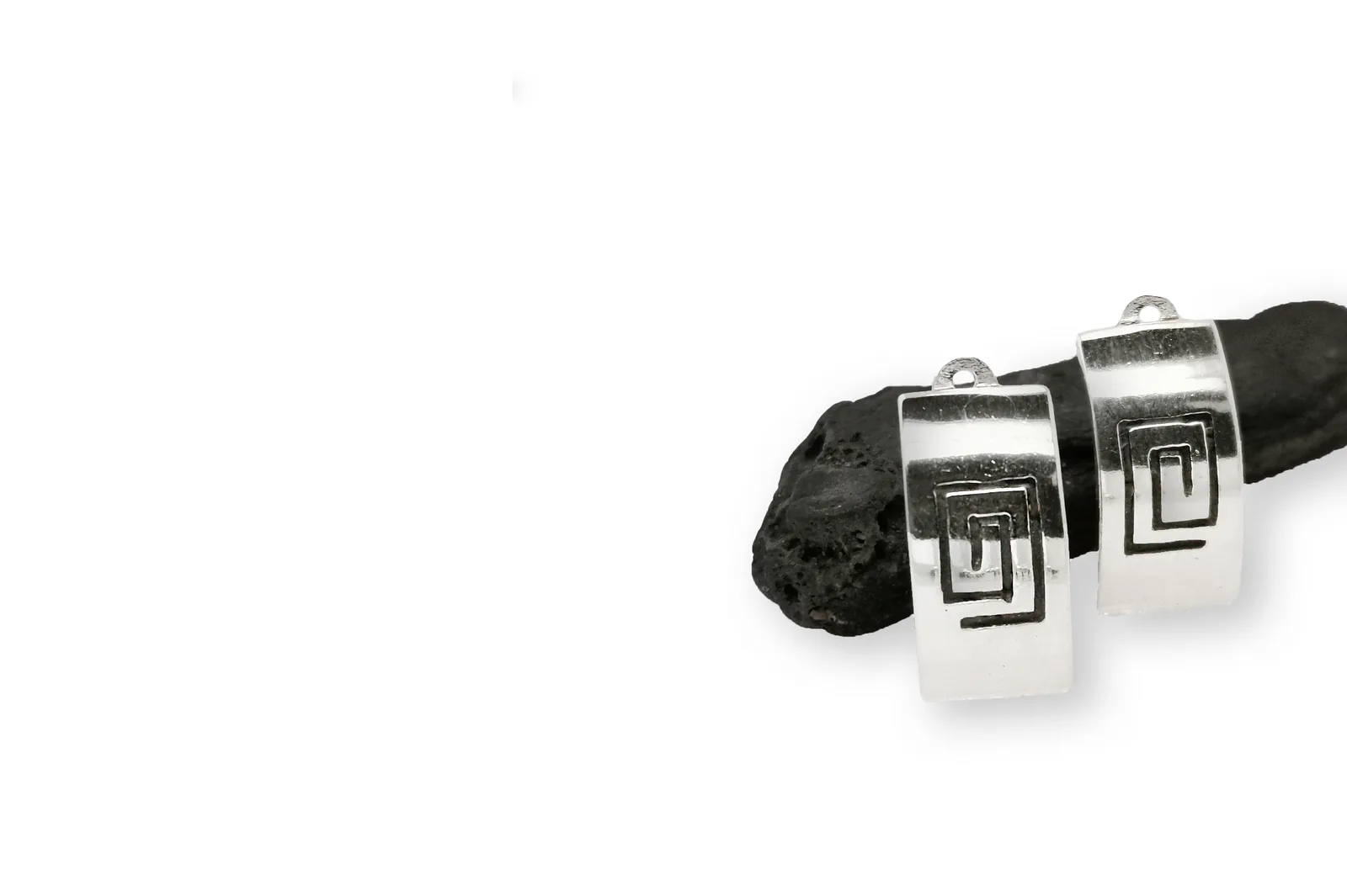 Silver earrings / clip-ons