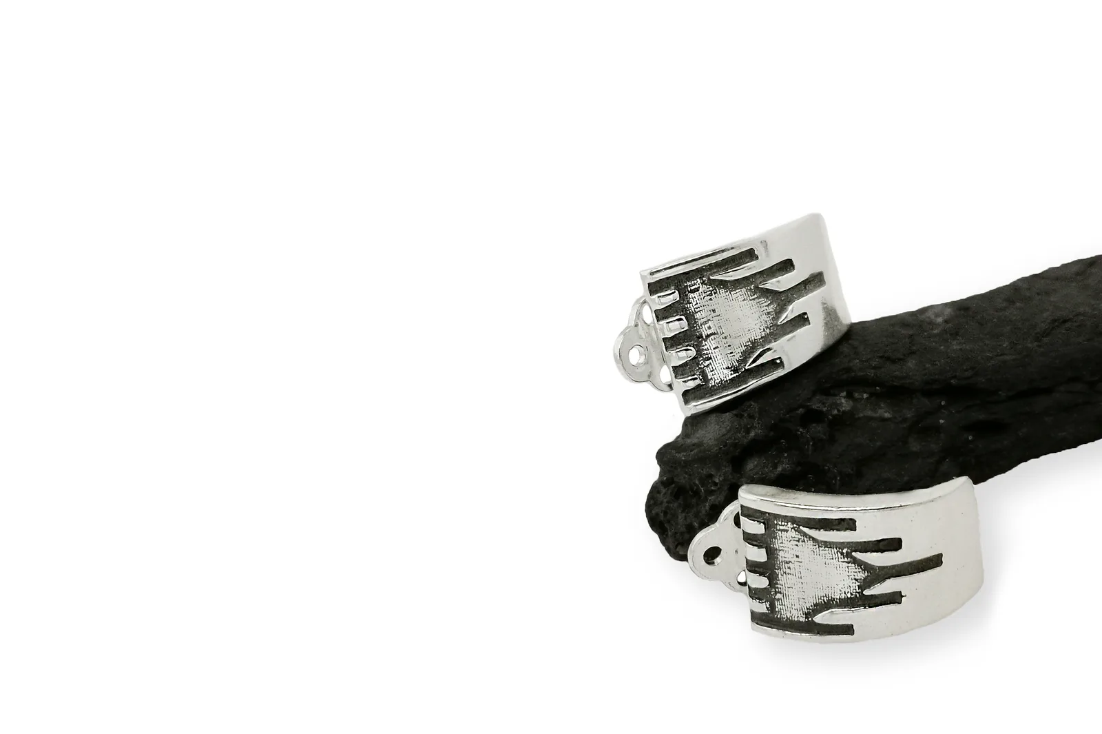 Silver earrings / clip-ons