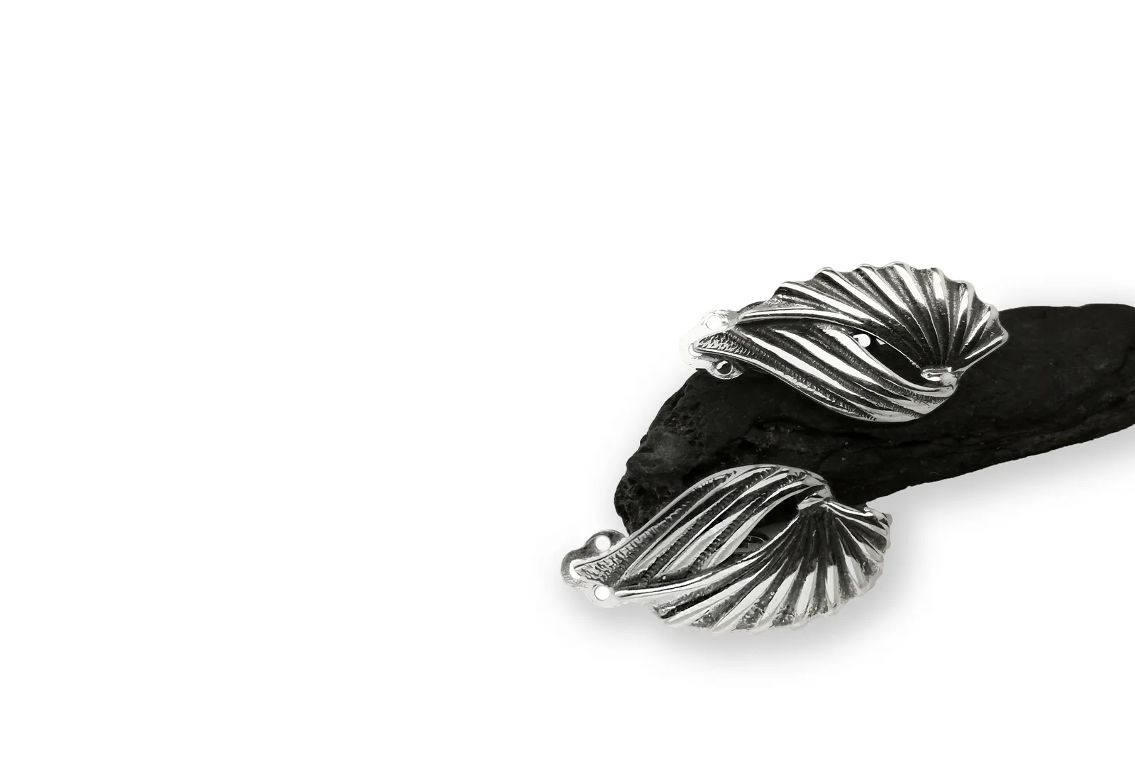 Silver earrings / clip-ons
