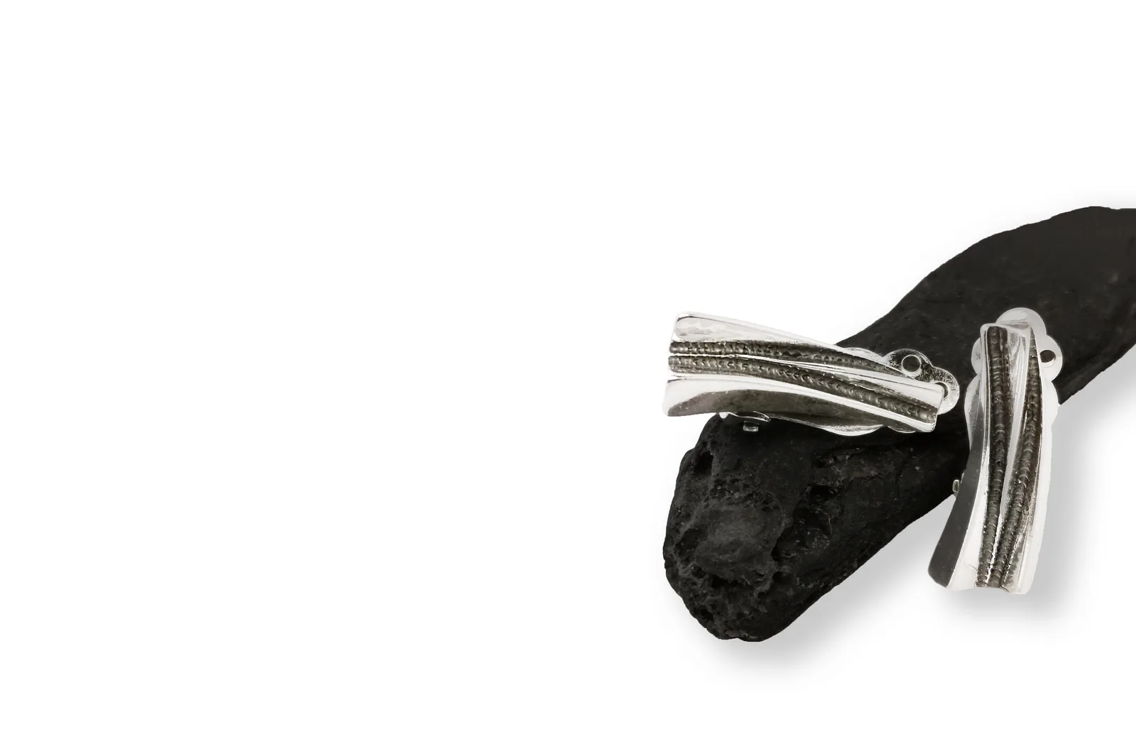 Silver earrings / clip-ons