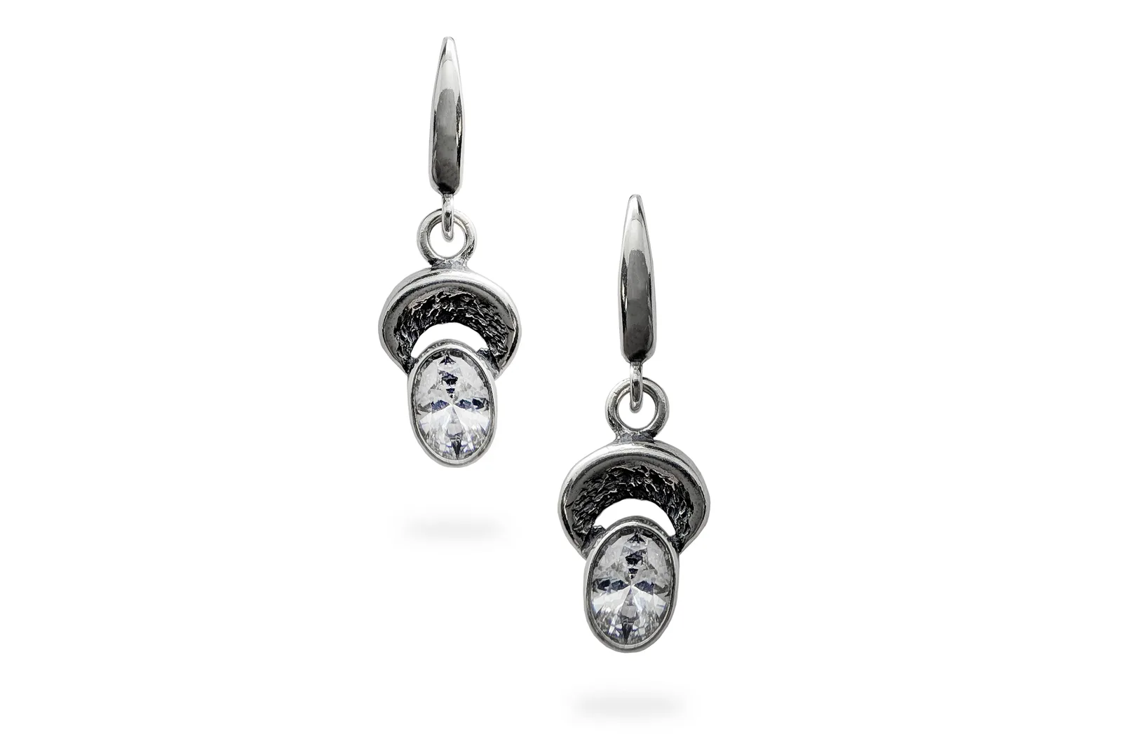 Silver earrings with Zircons