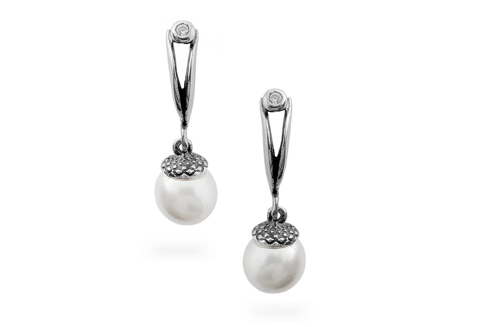 Silver earrings with Pearls