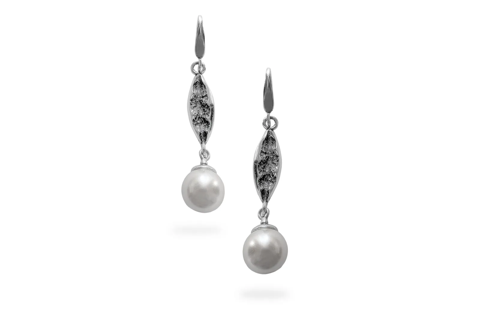 Silver earrings with Pearls