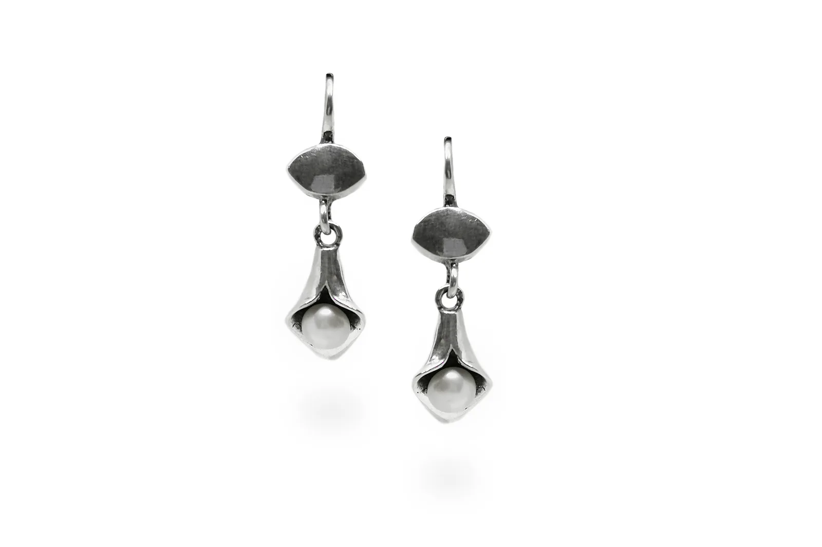 Silver earrings with Pearls