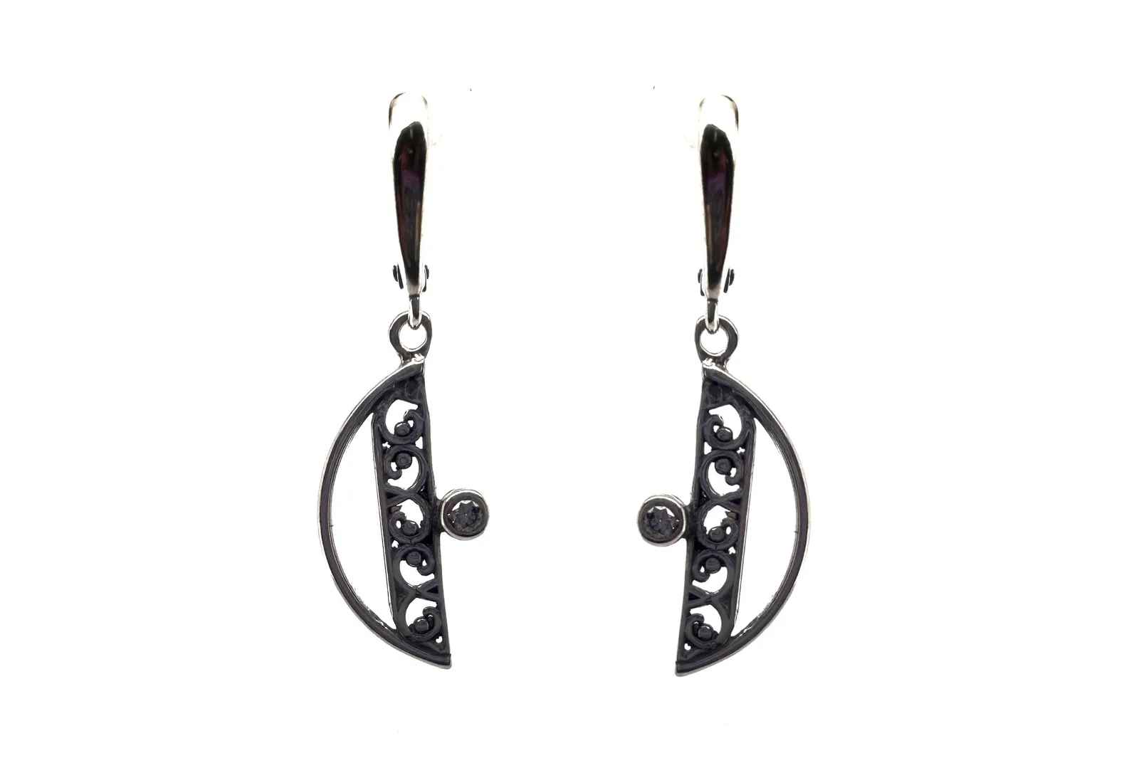 Silver dangling earrings AU0000400360