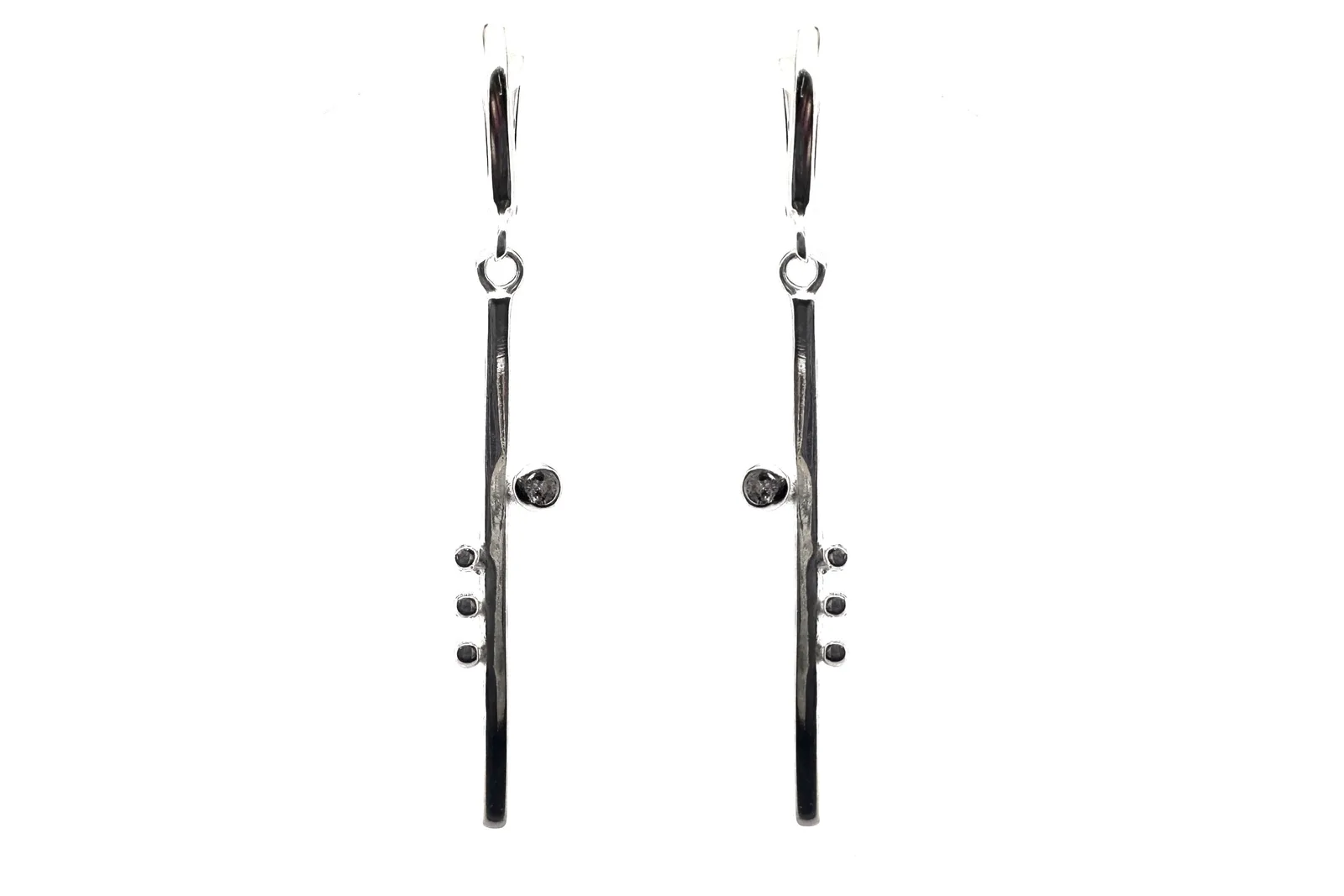 Silver dangling earrings AU0000400450