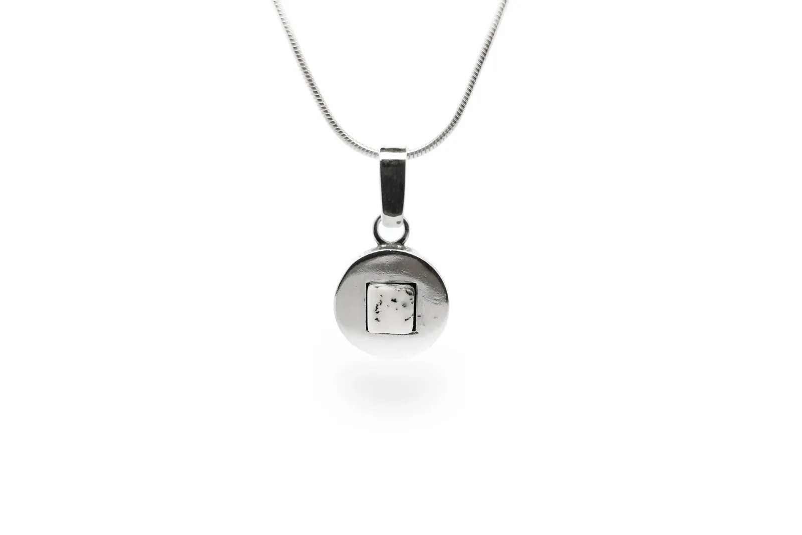 Silver pendant with Agate