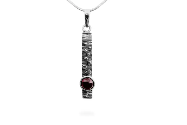 Silver pendant with Garnet