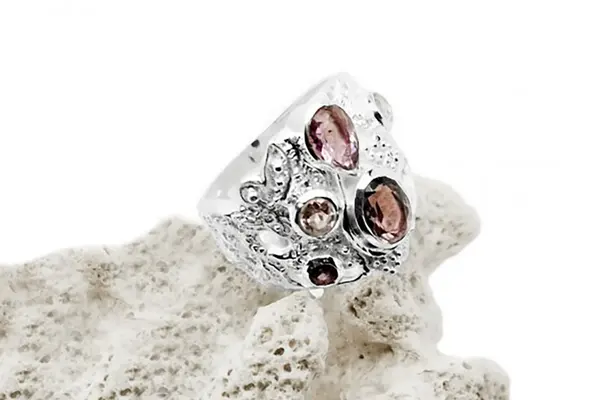 Silver ring with Amethyst