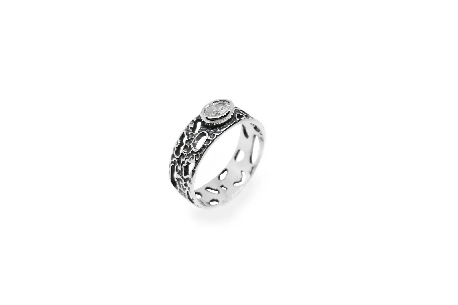 Silver ring with Zircon