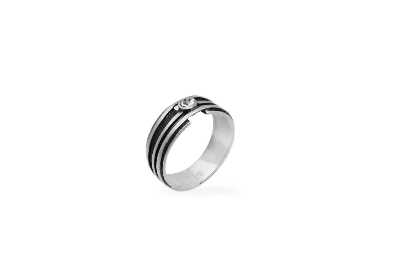 Silver ring with Zircon