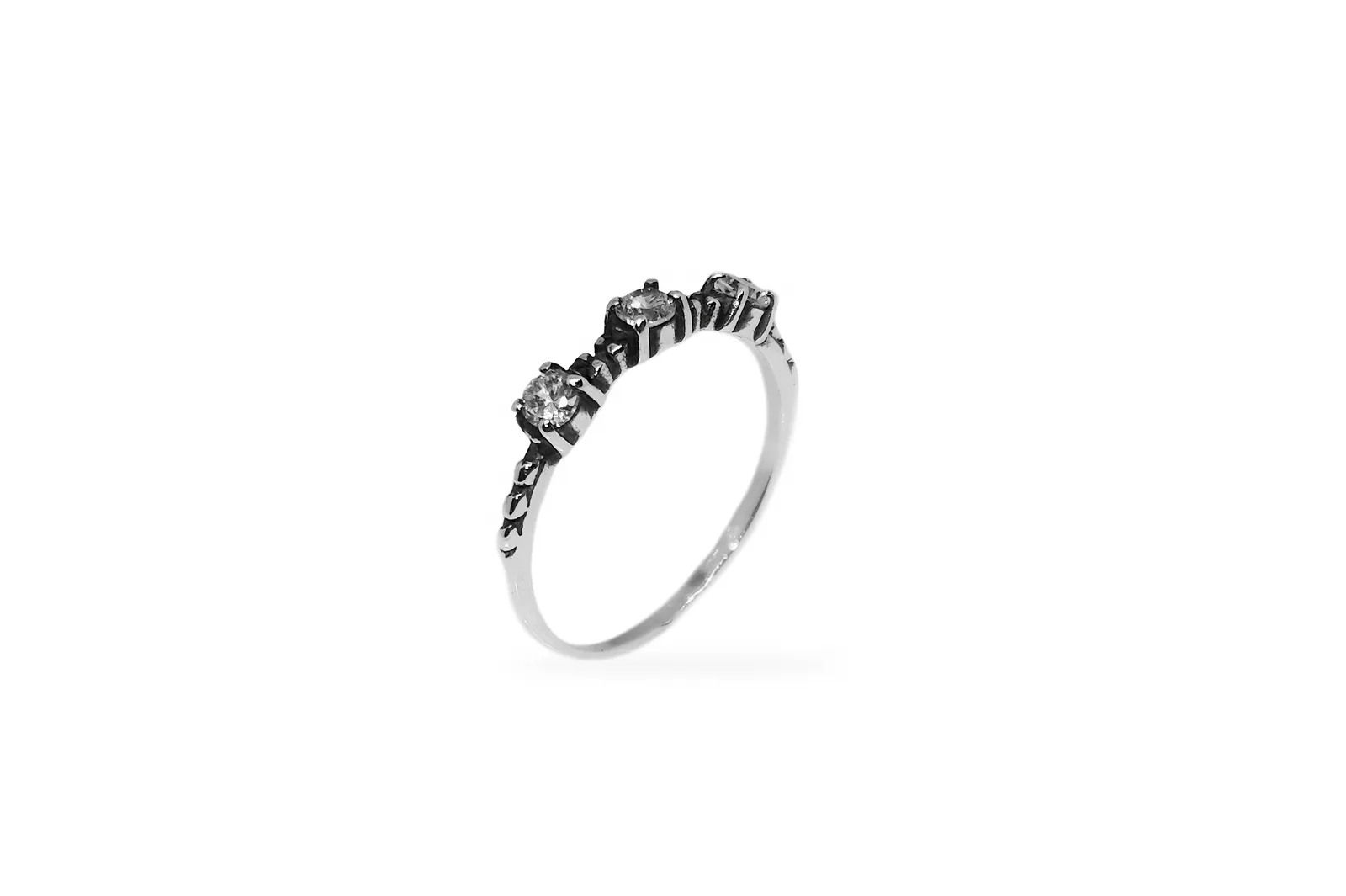 Silver ring with Zircons