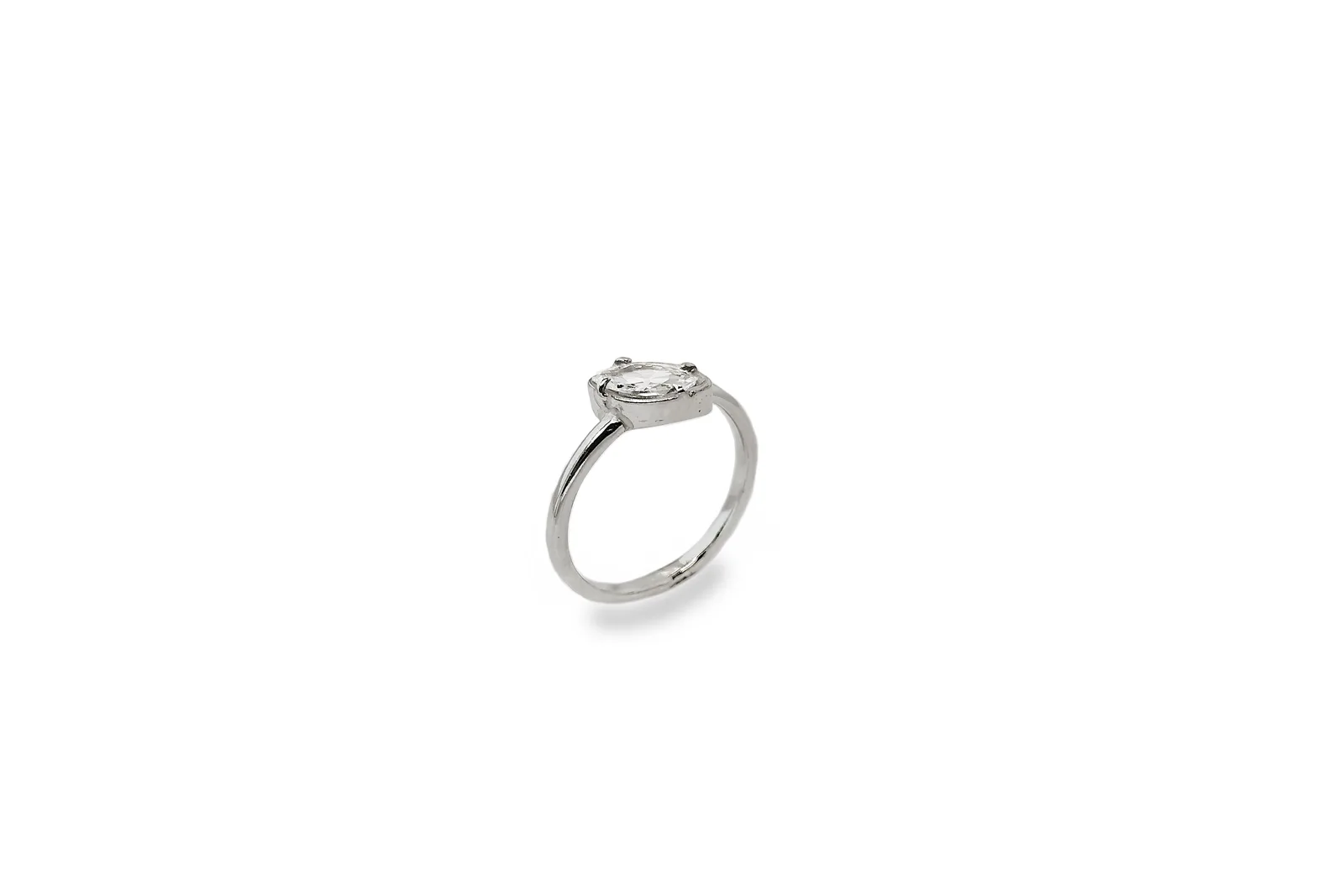Silver ring with Zircon