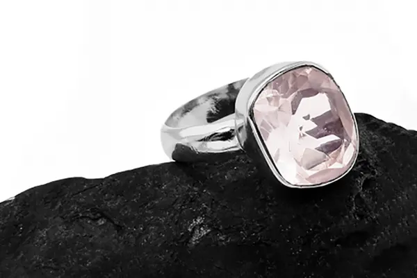Silver ring with Quartz