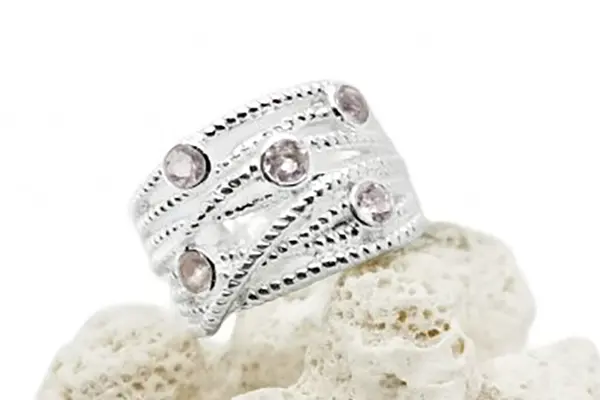 Silver ring with Quartz