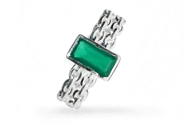 Silver ring with Quartz