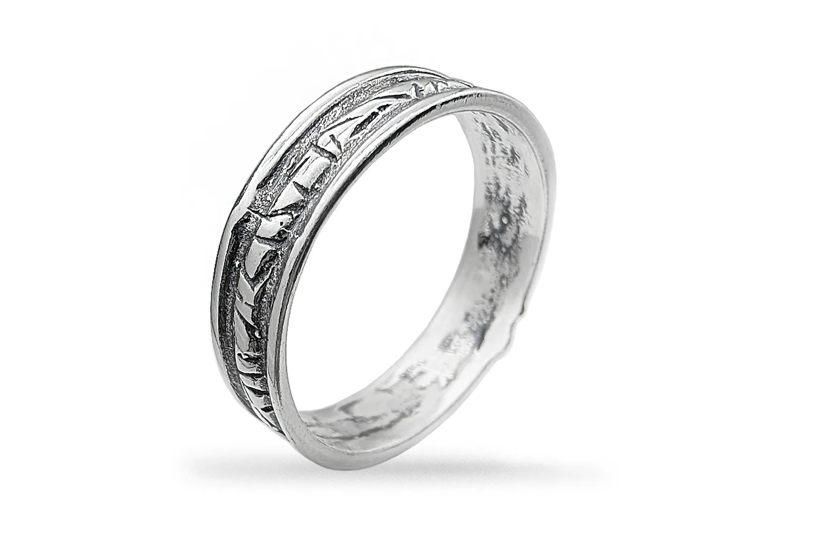 Silver ring with ornament
