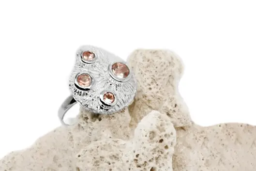 Silver ring with Rose quartz