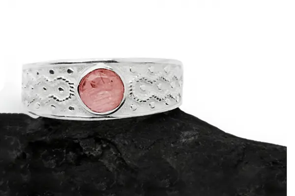 Silver ring with Rose quartz