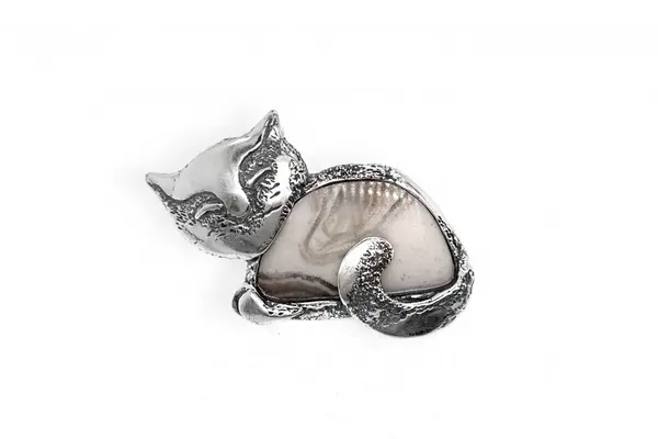 Exclusive brooch - Sleeping cat
