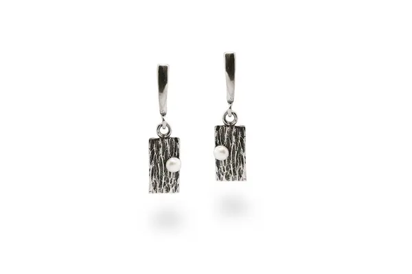 One-of-a-kind earrings with Pearls