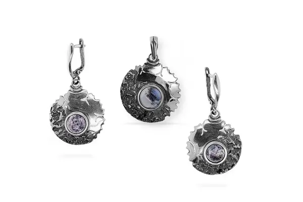 Set with Agate