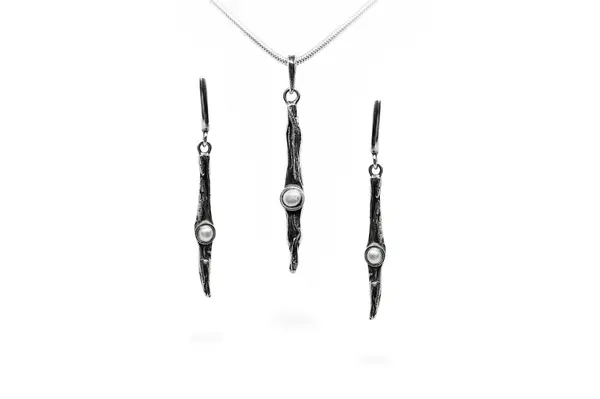 Exclusive set with Pearls
