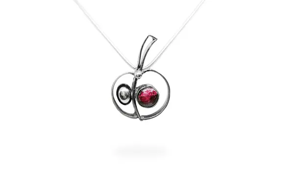 Exclusive pendant - Apple