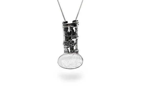 Exclusive pendant with Quartz