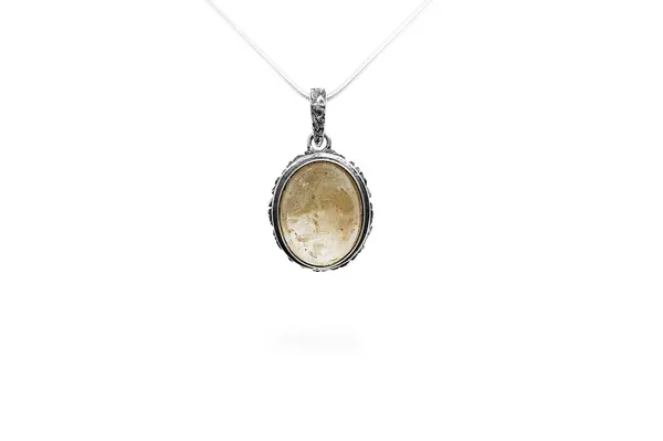 Exclusive pendant with Quartz