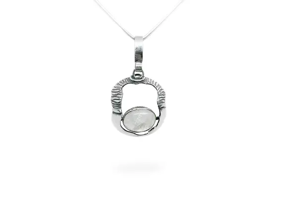 Exclusive pendant with Moonstone