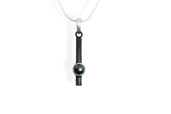 Exclusive pendant with Pearls