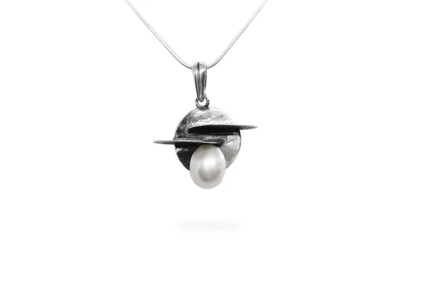 Exclusive pendant with Pearl
