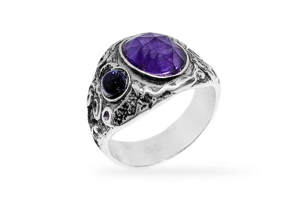 Exclusive ring with Amethyst