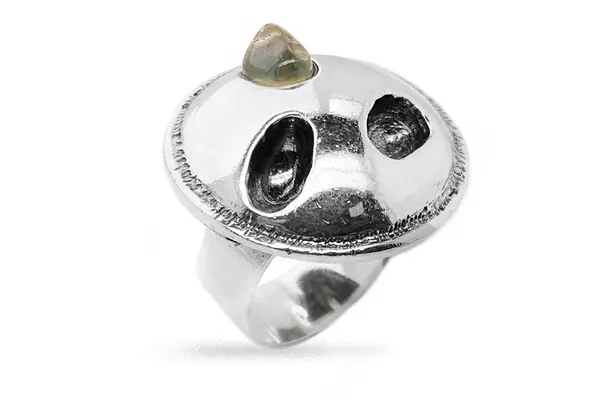 One-of-a-kind ring with Quartz