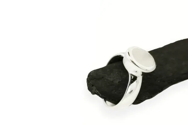 Silver ring with Moonstone